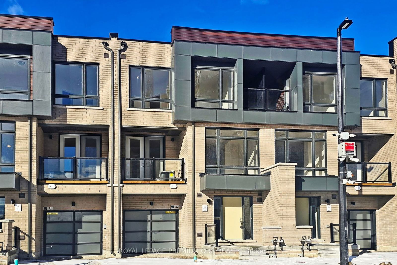 Townhouse for lease at 34 Dandara Gate, Vaughan, Steeles West Industrial, L4L 0B6 - MLS: N11961792