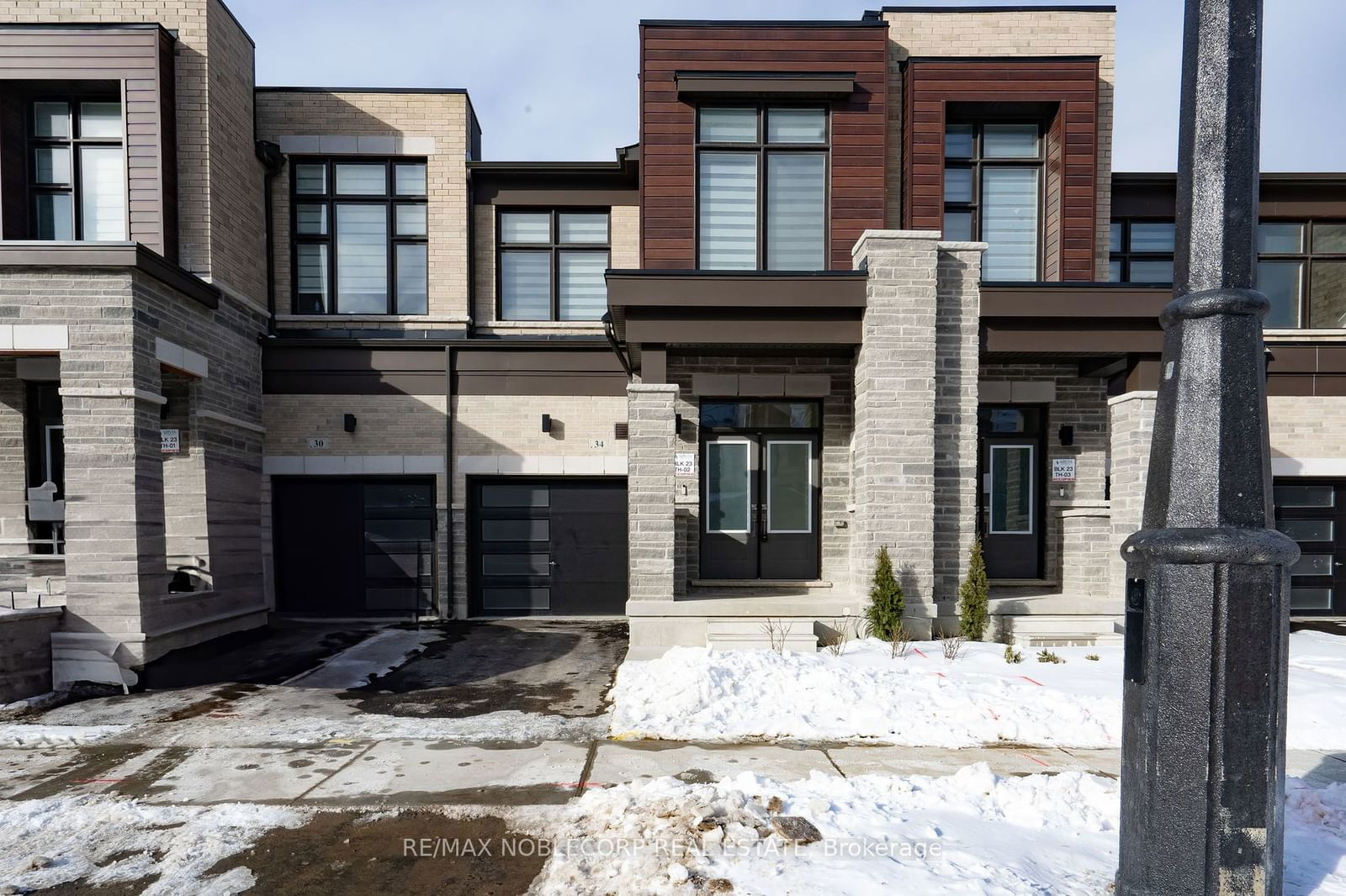 Townhouse for lease at 34 Singhampton Road, Vaughan, Kleinburg, L4H 3Z6 - MLS: N11962060