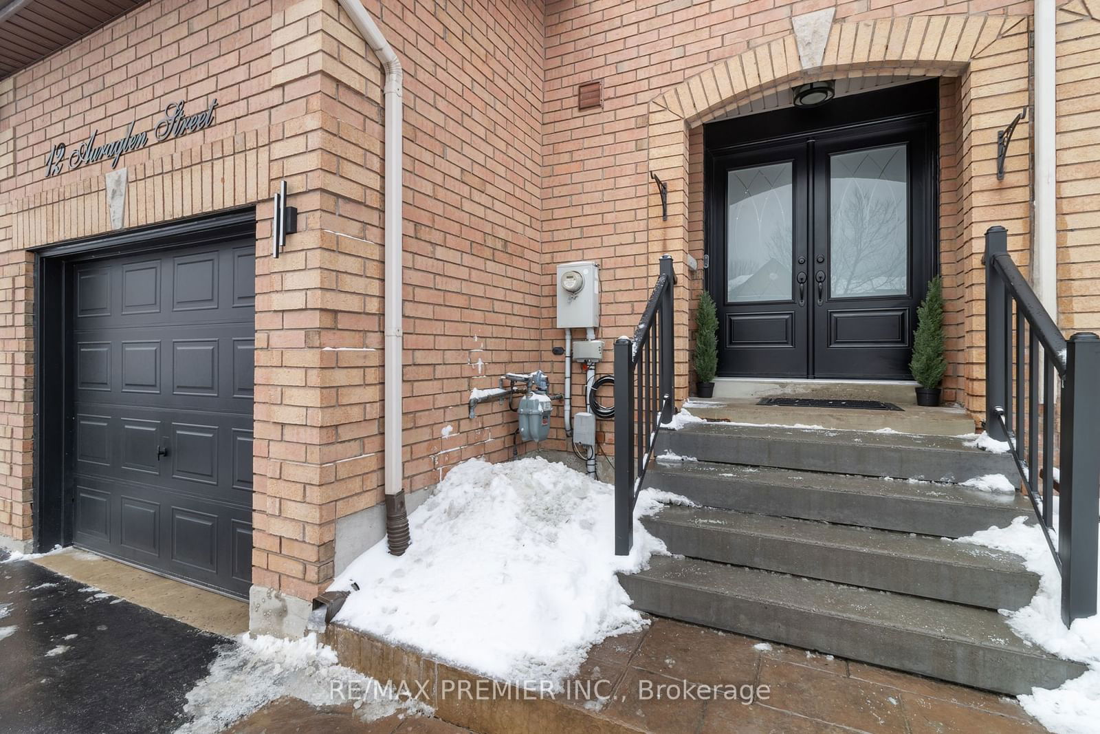 Townhouse for sale at 12 Auraglen Street, Richmond Hill, Oak Ridges, L4E 4E2 - MLS: N11962191