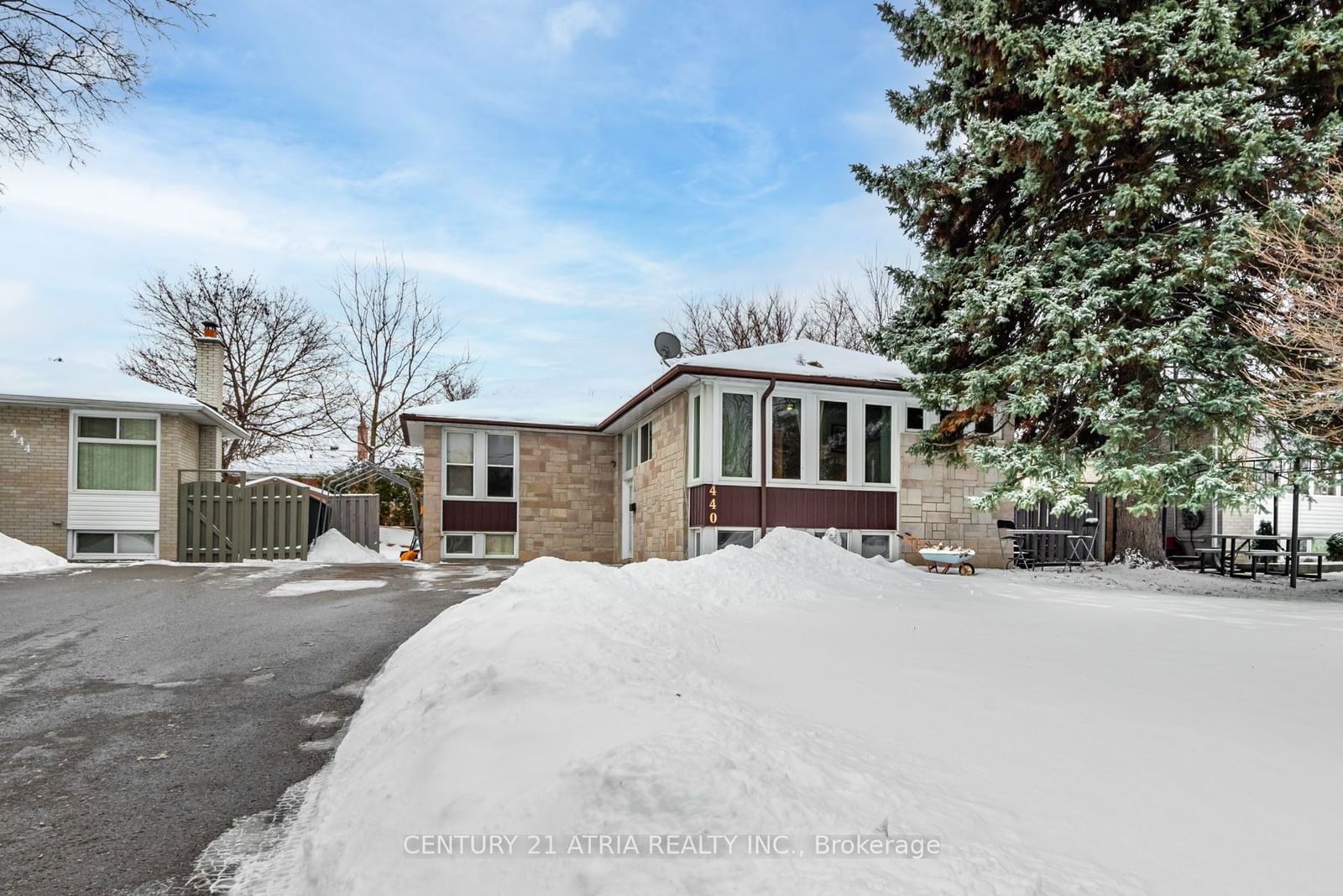 Detached House for sale at 440 Osiris Drive, Richmond Hill, Crosby, L4C 2P9 - MLS: N11962369