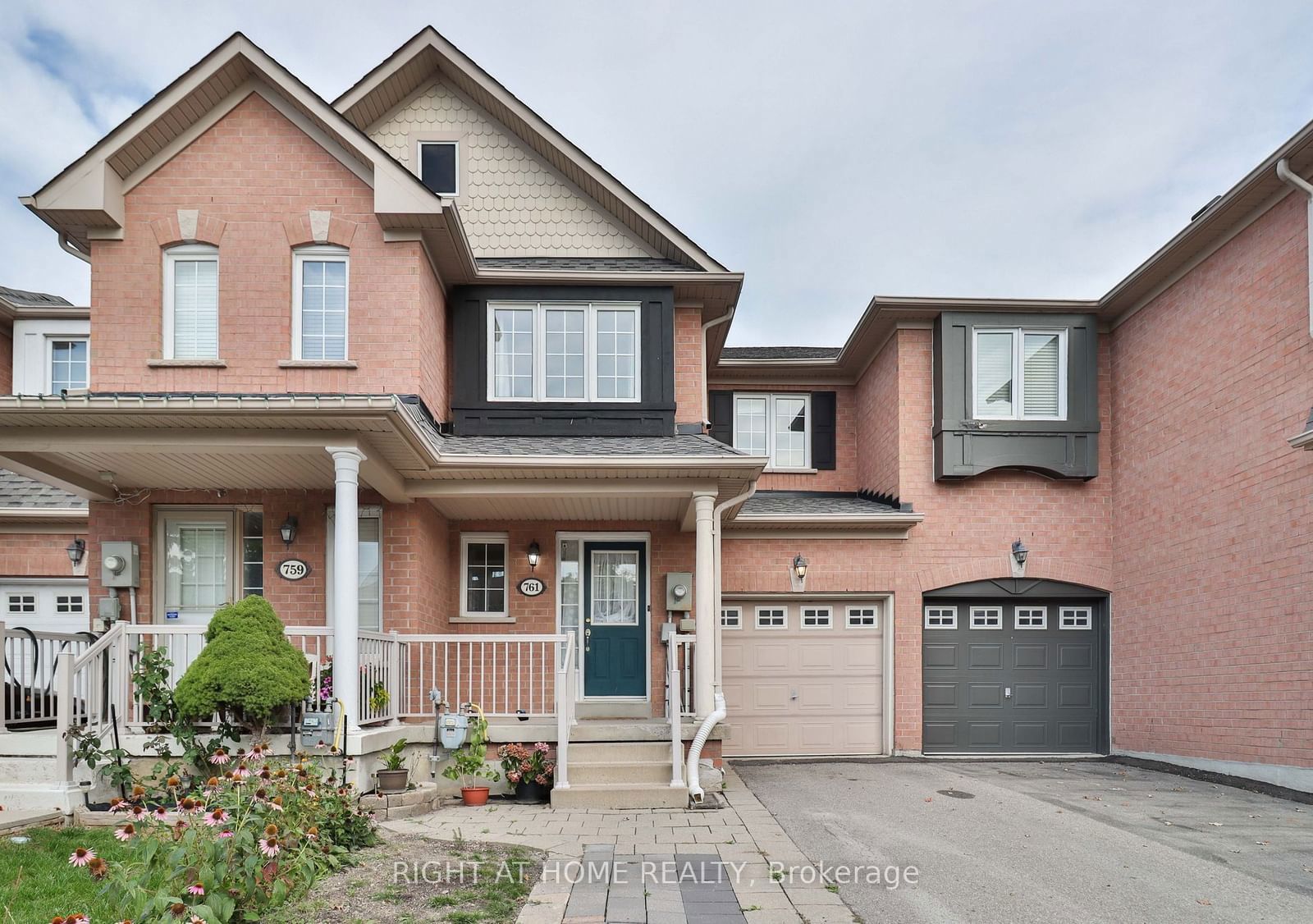 Townhouse for sale at 761 Joe Persechini Drive, Newmarket, Summerhill Estates, L3X 2S6 - MLS: N11962993