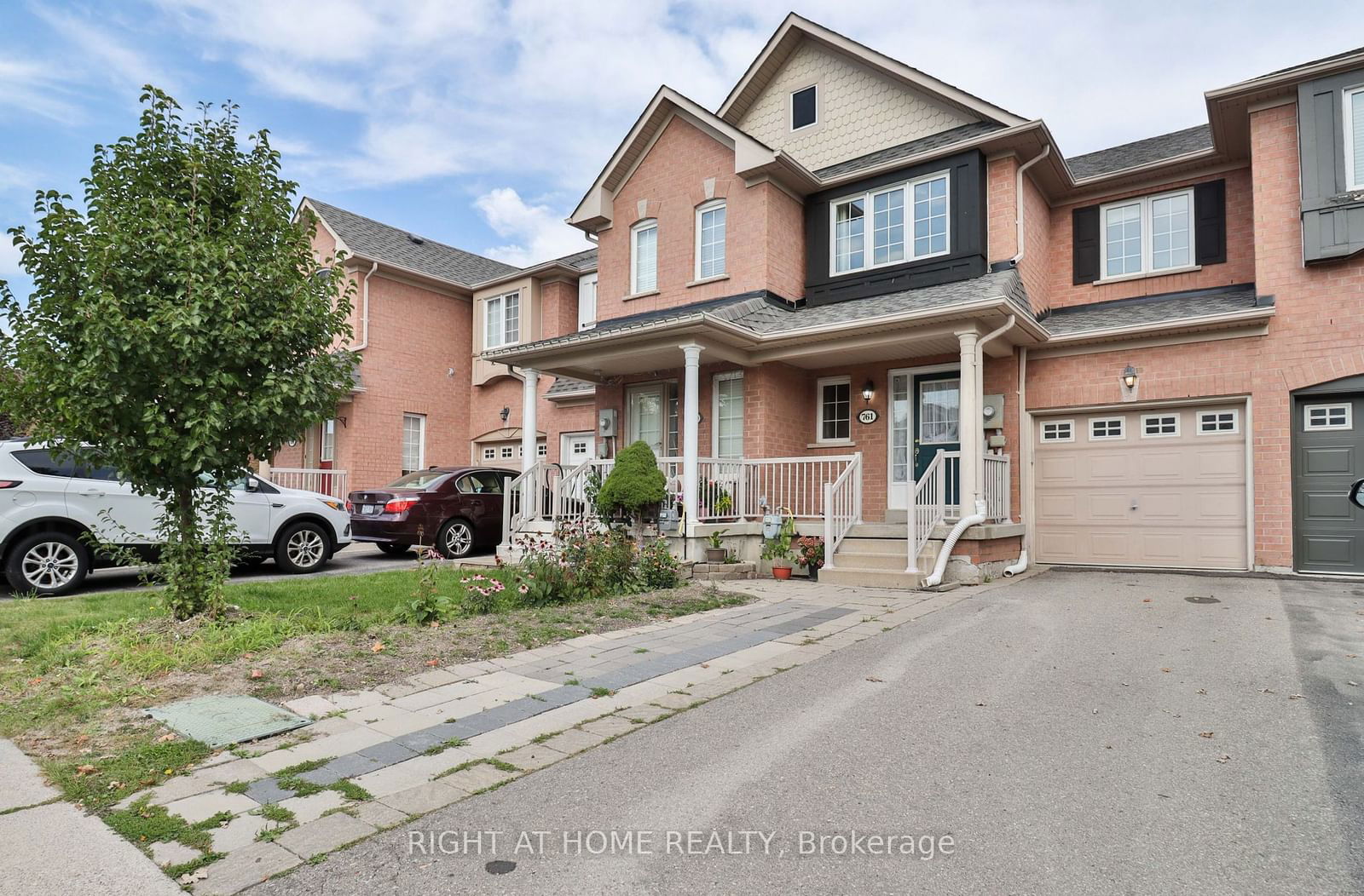 Townhouse for sale at 761 Joe Persechini Drive, Newmarket, Summerhill Estates, L3X 2S6 - MLS: N11962993