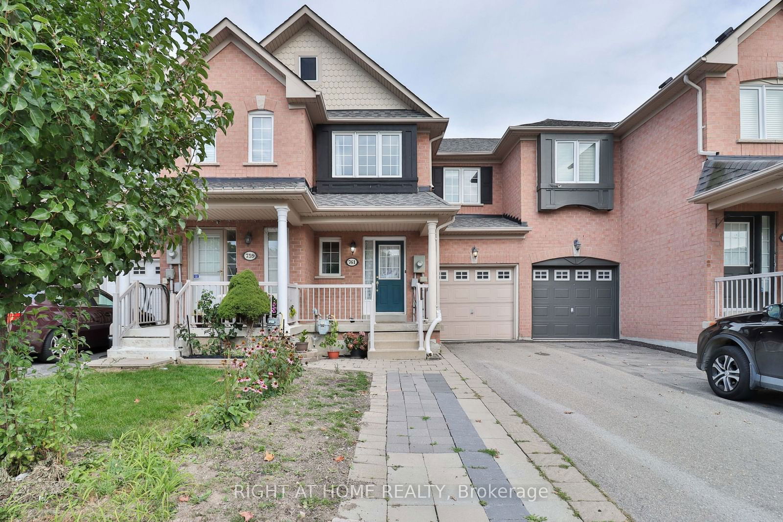 Townhouse for sale at 761 Joe Persechini Drive, Newmarket, Summerhill Estates, L3X 2S6 - MLS: N11962993