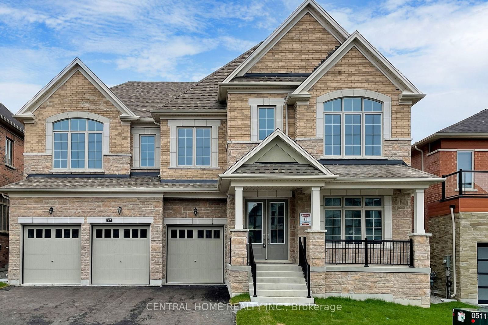 Detached House for sale at 27 Upbound Court, East Gwillimbury, Holland Landing, L9N 0E5 - MLS: N11963405