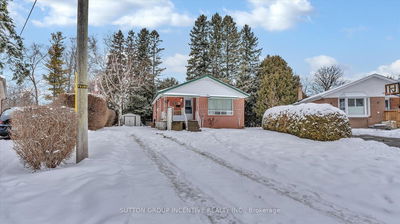 8 Webster Dr, Aurora - Aurora Highlands image-0-1