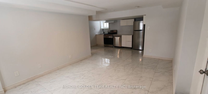 Main - 205 Pine Beach Dr, Georgina, L4P 2V6 | Image 2