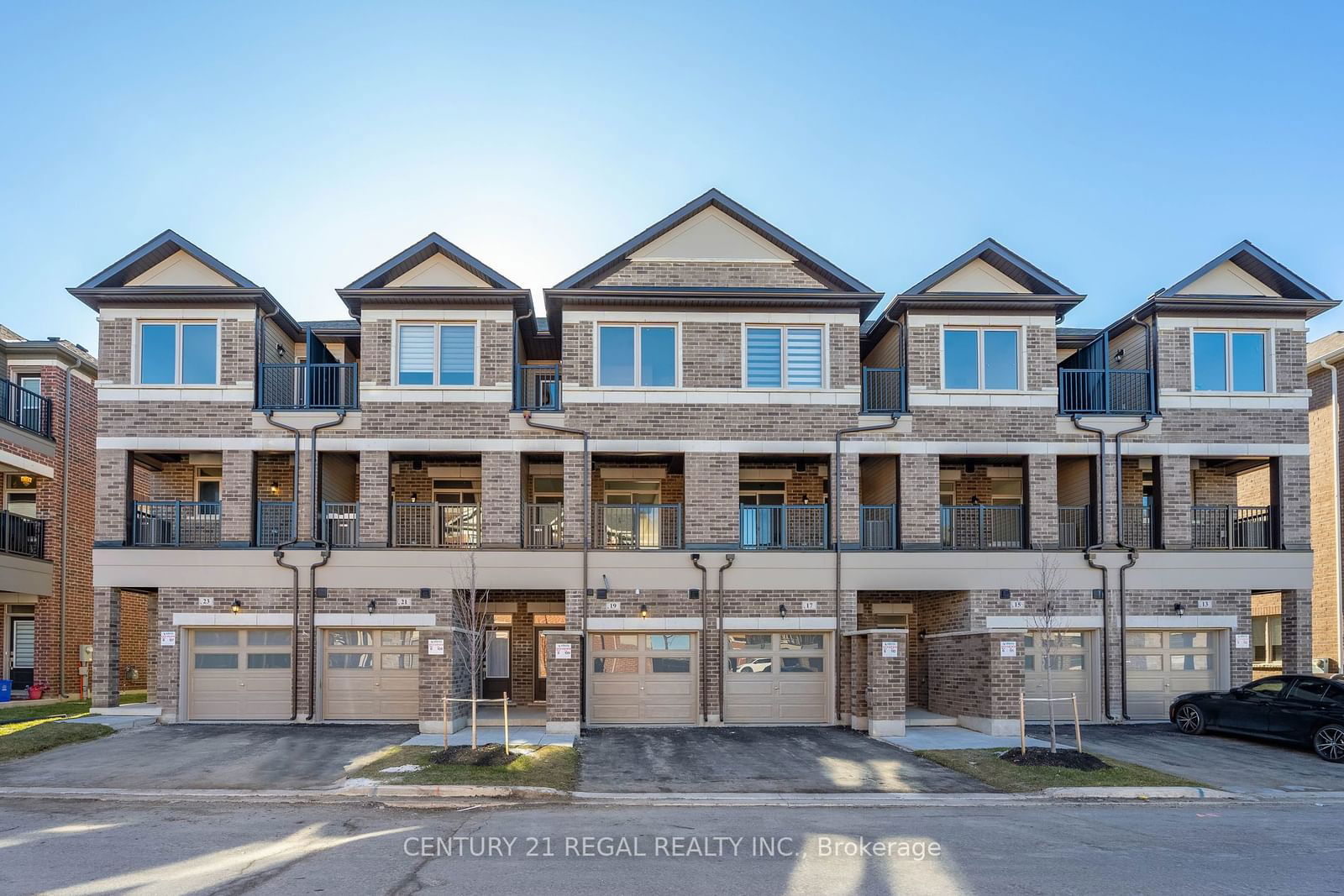 Townhouse for sale at 19 Carneros Way, Markham, Box Grove, L6B 0S1 - MLS: N11964395