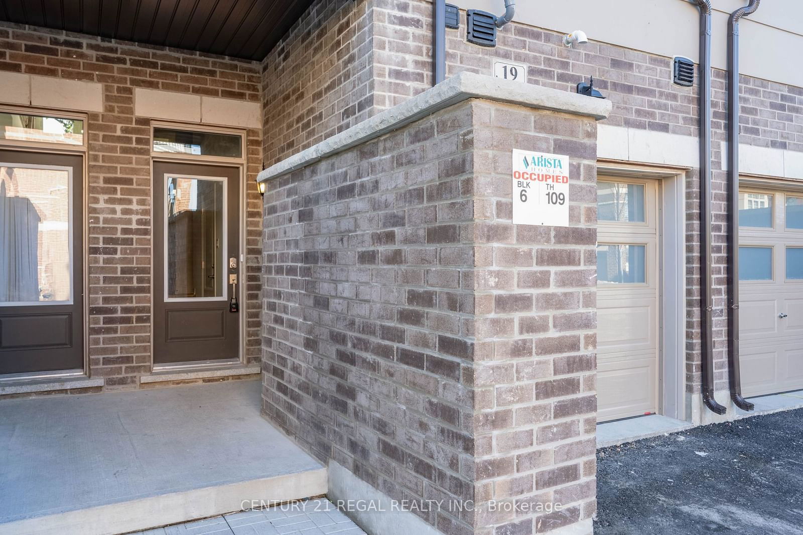 Townhouse for sale at 19 Carneros Way, Markham, Box Grove, L6B 0S1 - MLS: N11964395