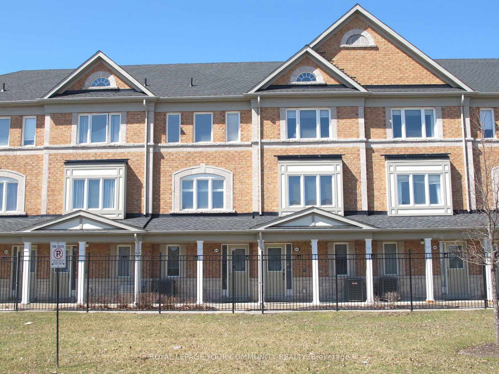 Townhouse for lease at 64 Sanctuary Way, Markham, Greensborough, L6E 0C2 - MLS: N11964464