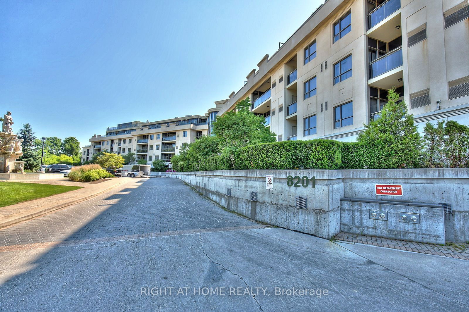 Condo leased at 229-8201 Islington Avenue, Vaughan, Islington Woods, L4L 9S6 - MLS: N11964514