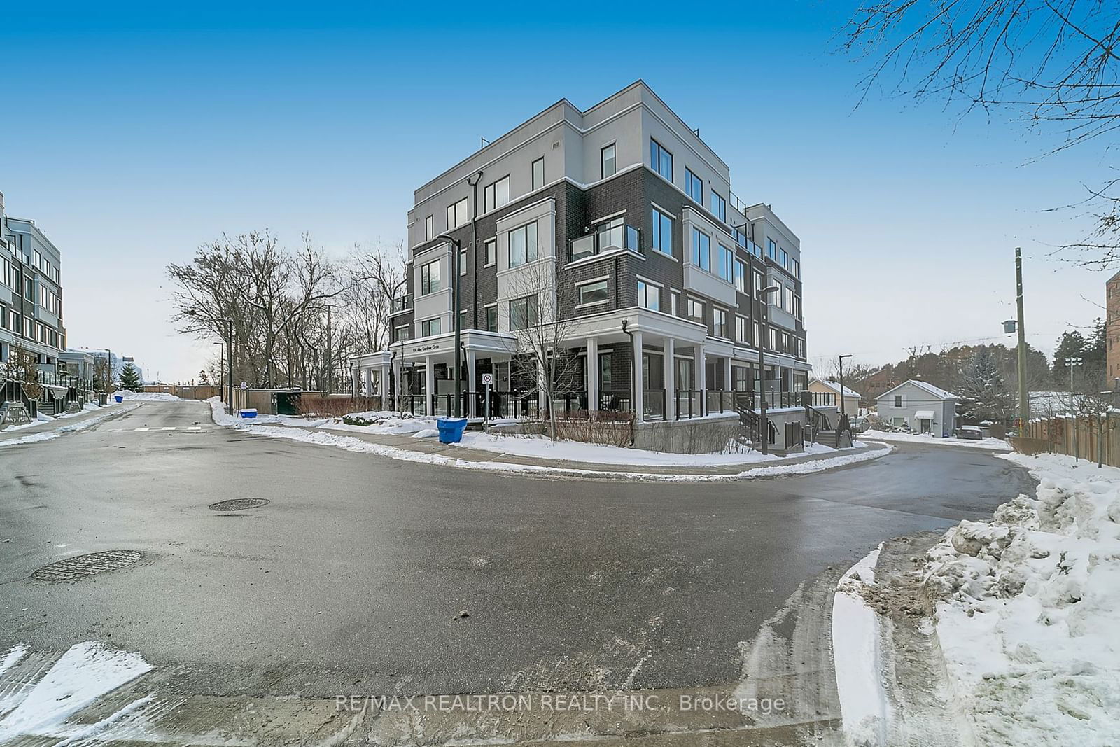 Townhouse for sale at 7-100 Alex Gardner Circle, Aurora, Aurora Village, L4G 2R6 - MLS: N11964605