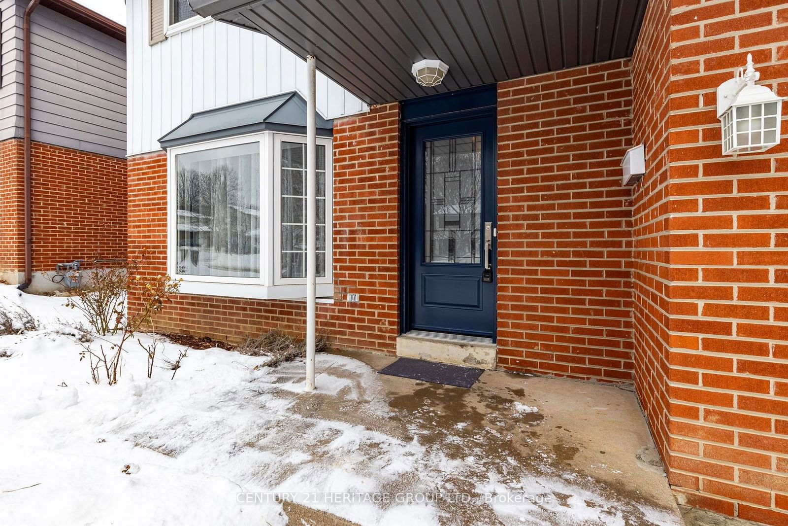 Detached House sold at 227 Talbot Crescent, Newmarket, Central Newmarket, L3Y 1A4 - MLS: N11964893