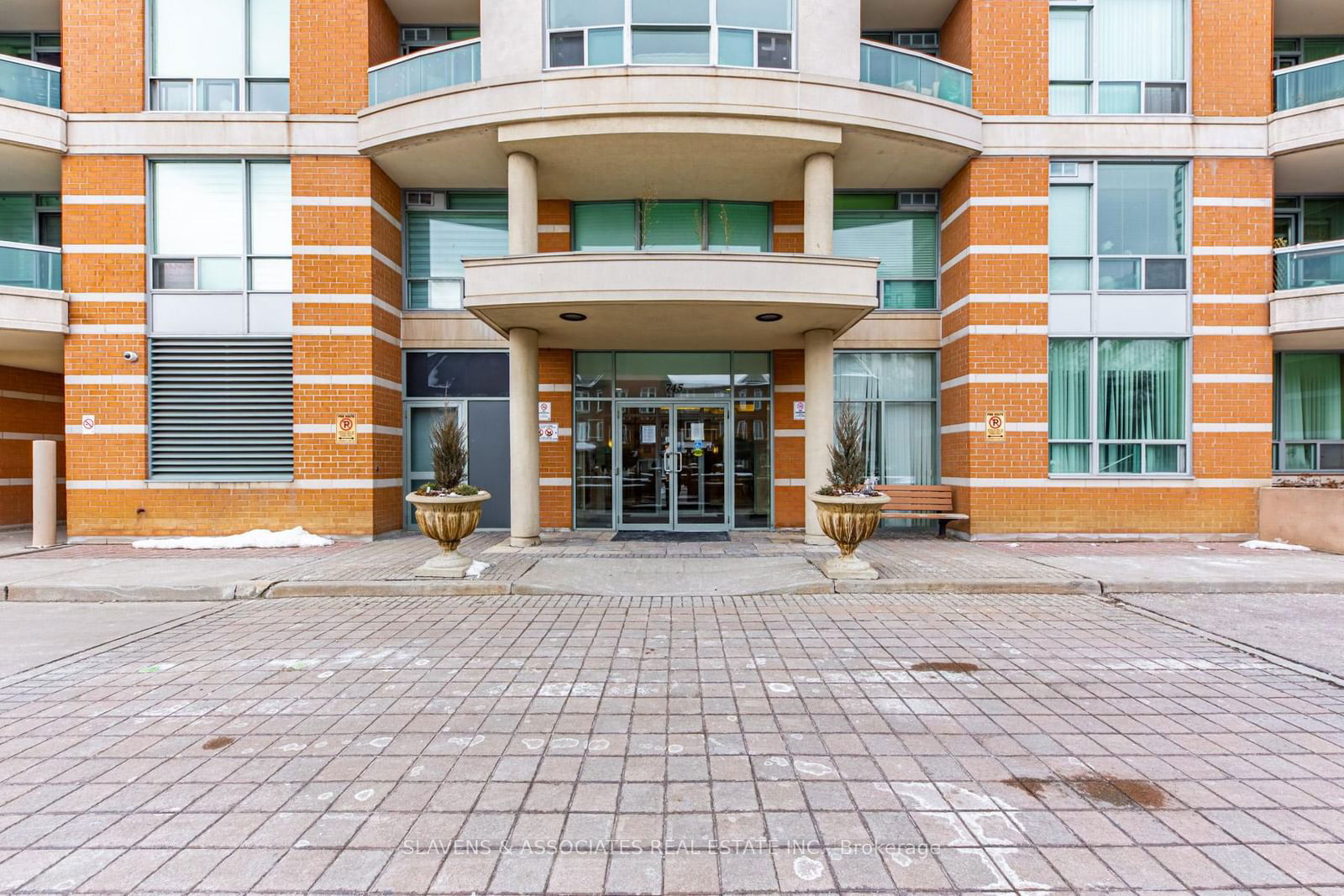 Condo sold at 107-745 New Westminster Drive, Vaughan, Brownridge, L4J 8J9 - MLS: N11965014