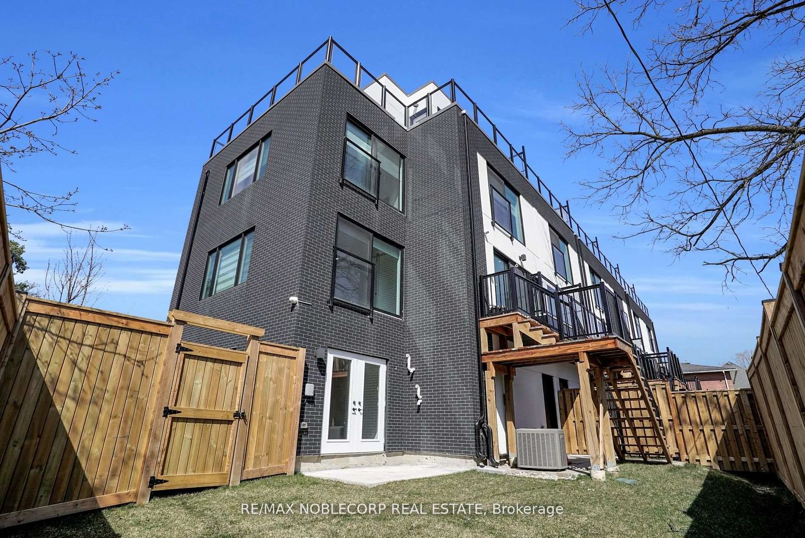 1 Hartman Avenue N, Unit 1 - Photo 42