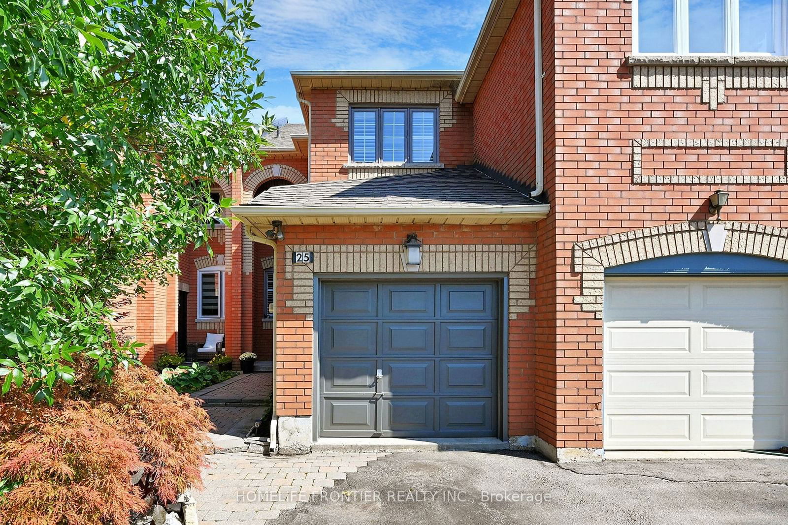 Townhouse sold at 25 Karl Court, Vaughan, Beverley Glen, L4J 8H7 - MLS: N11965400