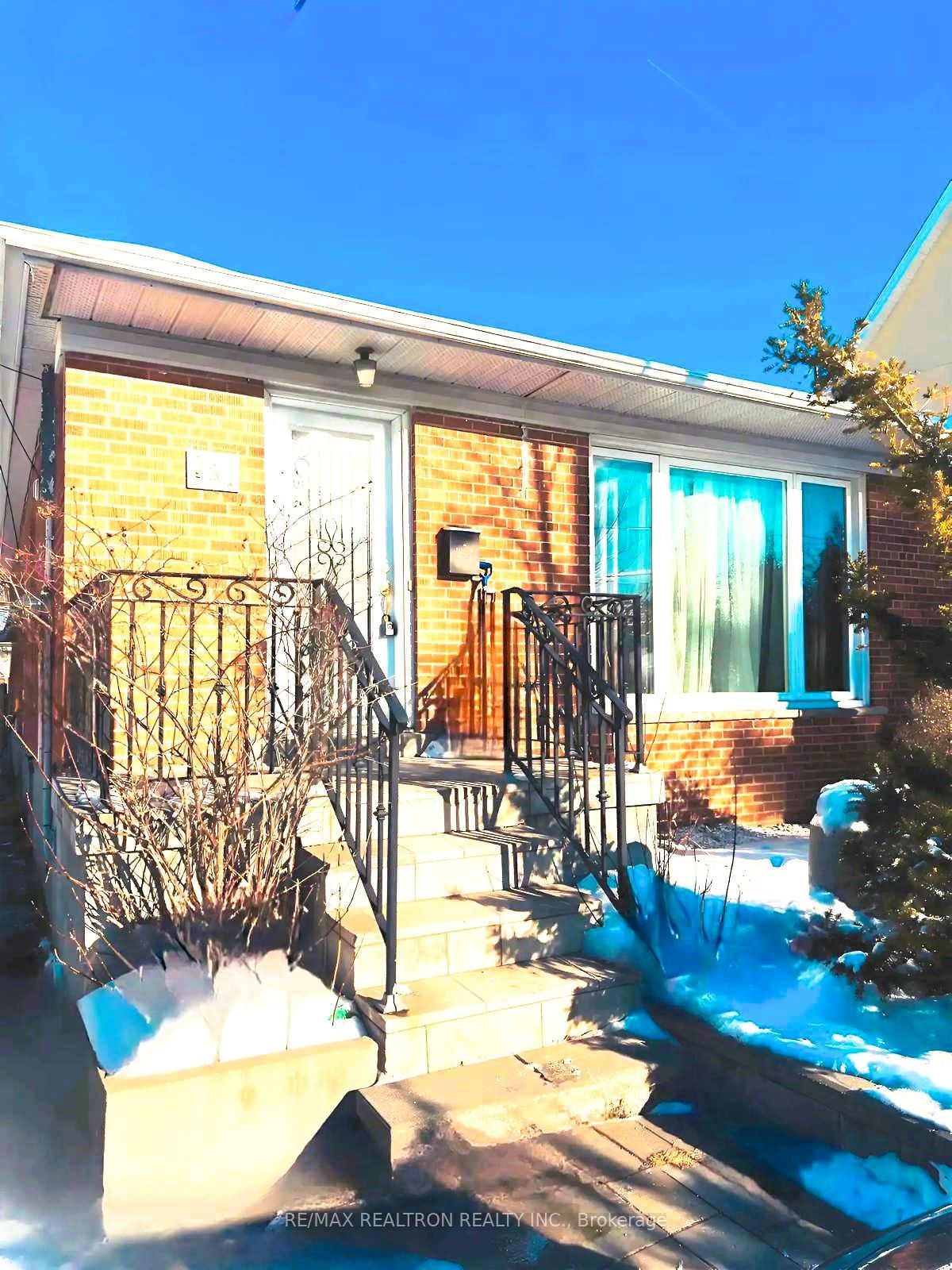 Detached House leased at 351 Osiris Drive, Richmond Hill, Crosby, L4C 2P6 - MLS: N11965437