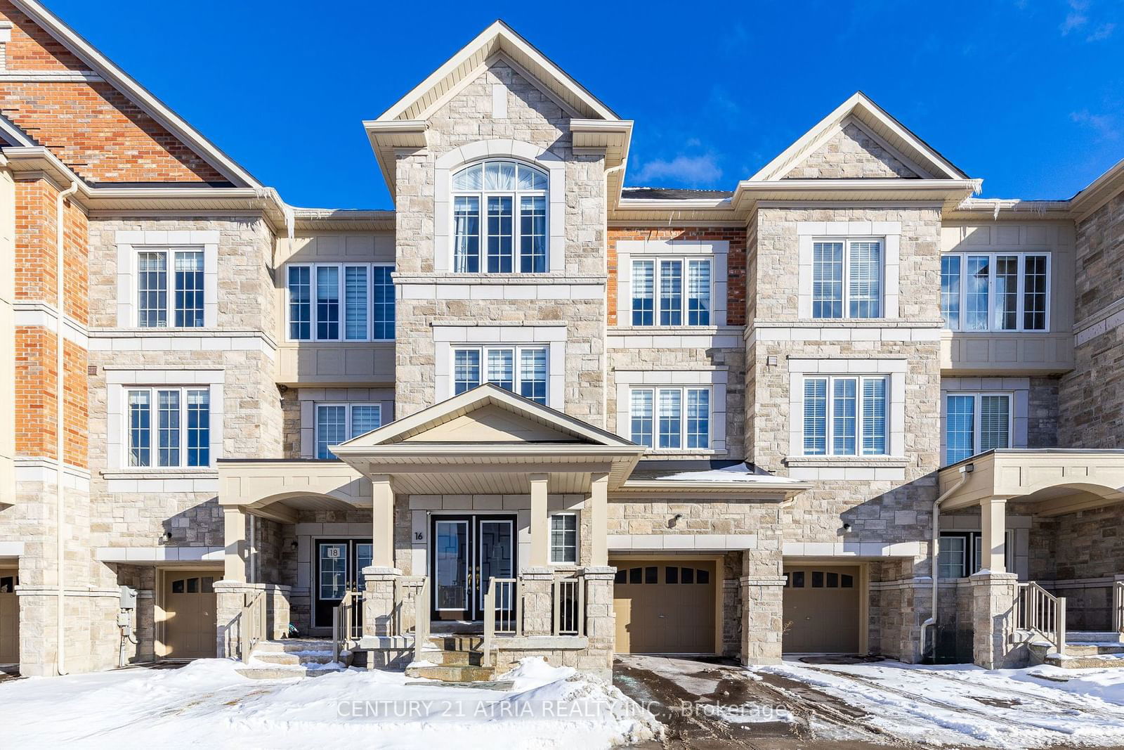 Townhouse for sale at 16 Hartney Drive, Richmond Hill, Rural Richmond Hill, L4S 0J8 - MLS: N11965545