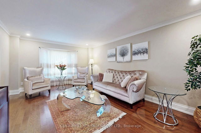 8 Petch Crescent