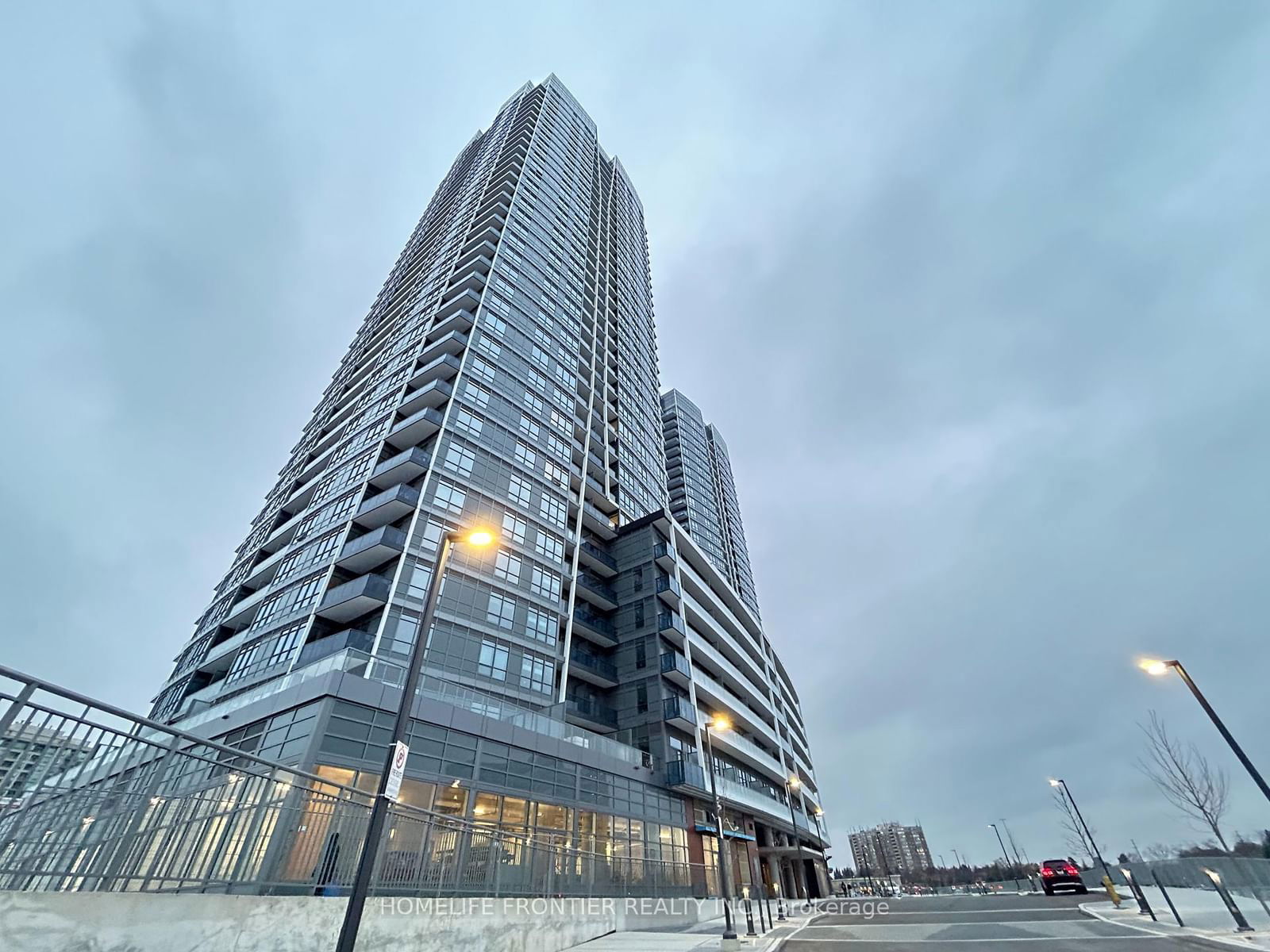 Condo leased at 729B-50 Upper Mall Way, Vaughan, Brownridge, L4J 0L8 - MLS: N11965620