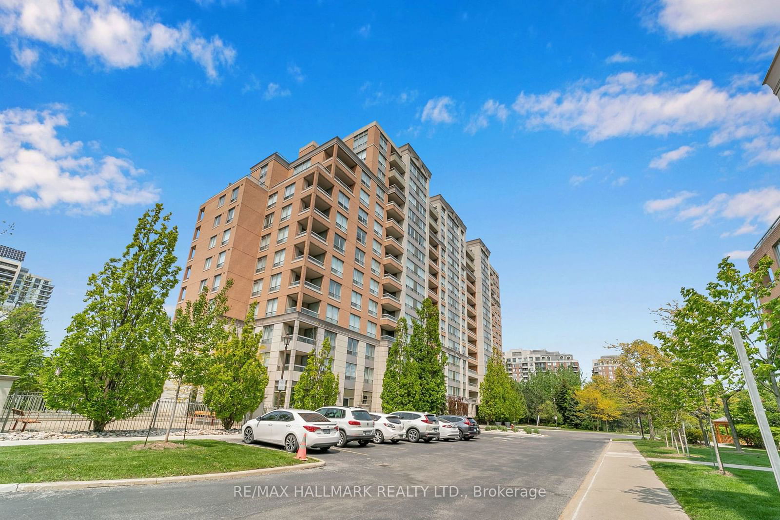 Condo for sale at 615-29 Northern Hts Drive, Richmond Hill, Langstaff, L4B 4L8 - MLS: N11966251