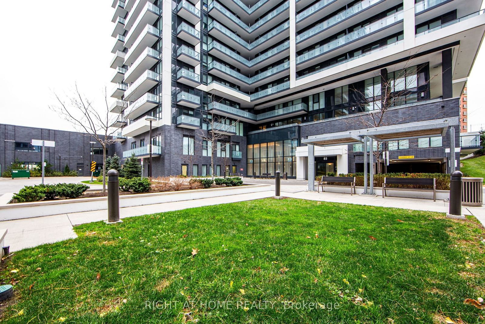 Condo for sale at 504-85 Oneida Crescent, Richmond Hill, Langstaff, L4B 0H4 - MLS: N11966772