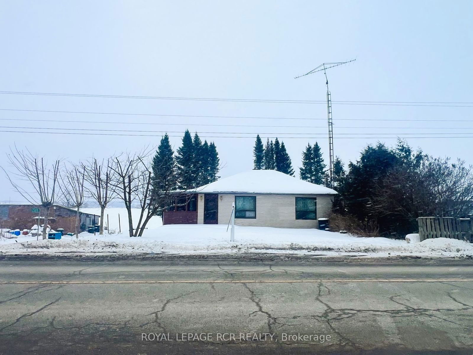 Building at 2165 Canal Road, Bradford West Gwillimbury, Rural Bradford West Gwillimbury