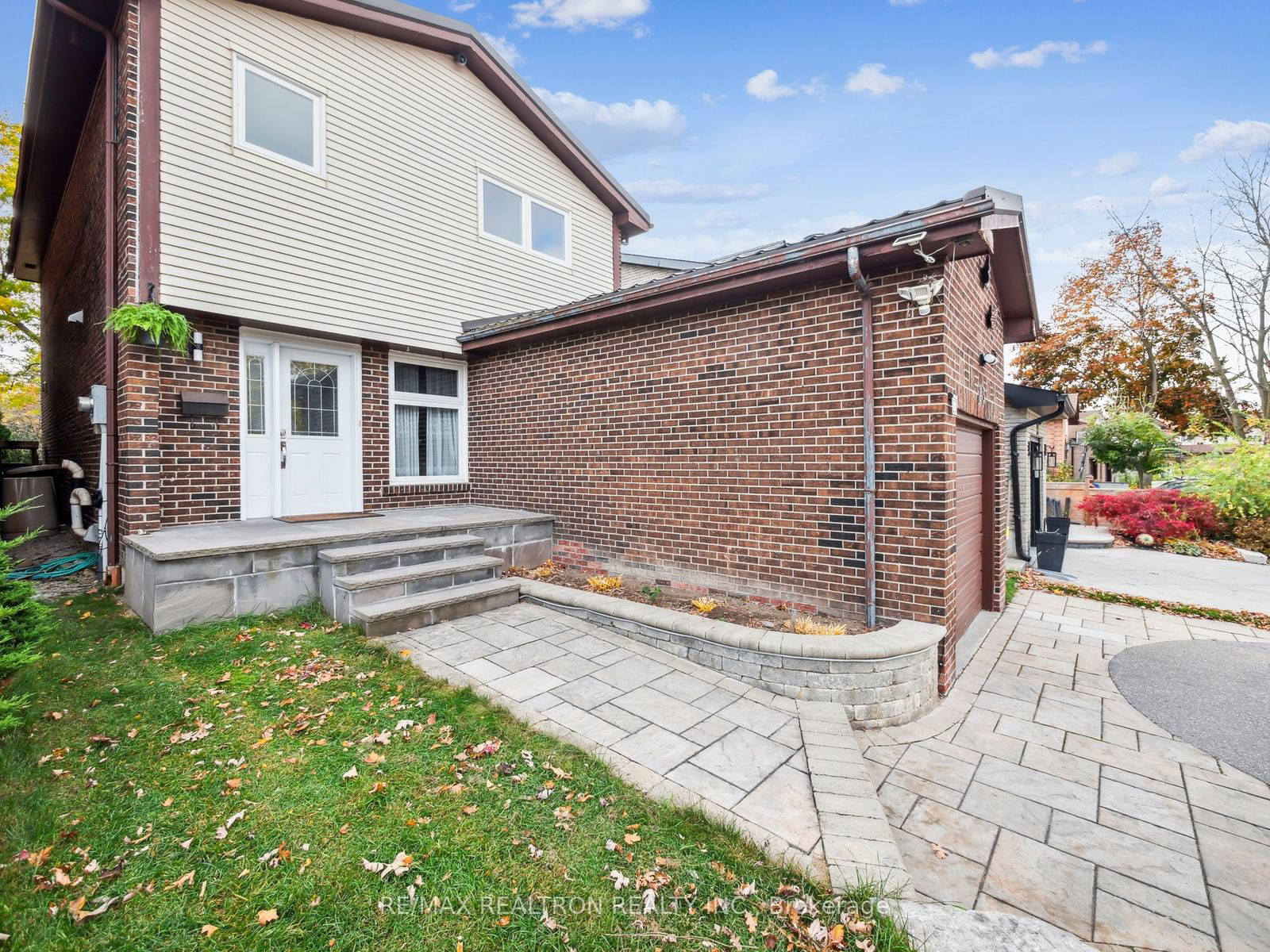 Detached House sold at 23 Durie Lane, Markham, Aileen-Willowbrook, L3T 5H4 - MLS: N11967601