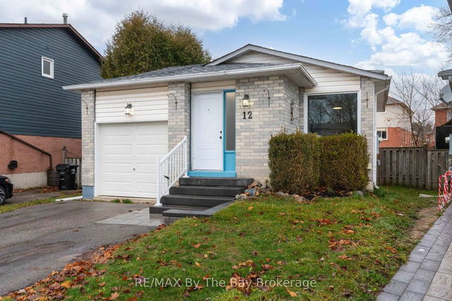 12 Hudson Crescent