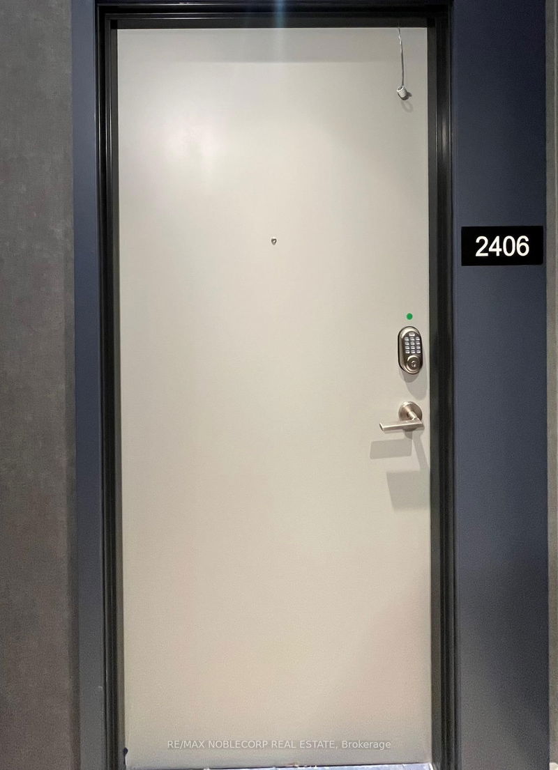 home for lease on 2406A-30 Upper Mall Way