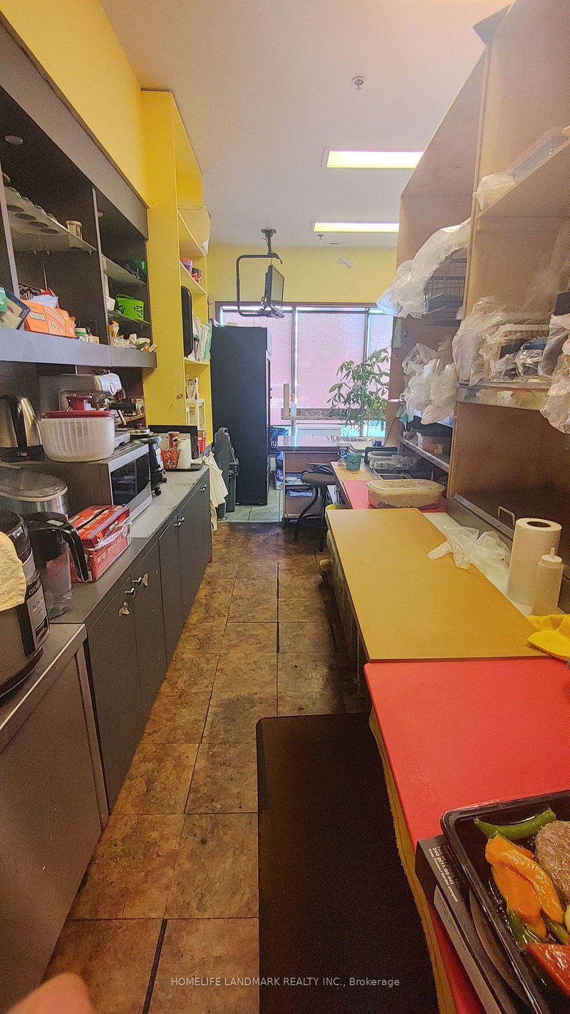 33 - 665 Millway Ave, Vaughan, L4K 3T8 | Image 3