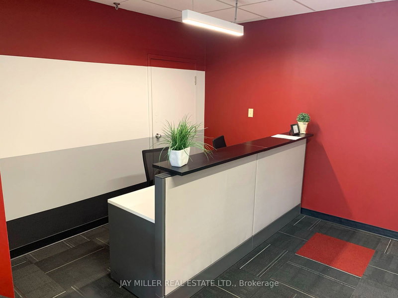 30 - 17665 Leslie St, Newmarket, L3Y 3E3 | Image 2