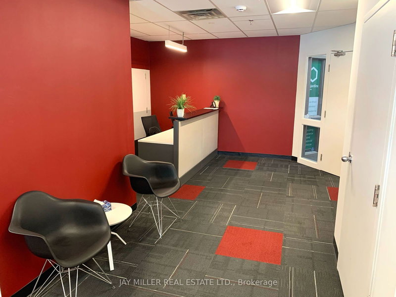 30 - 17665 Leslie St, Newmarket, L3Y 3E3 | Image 3