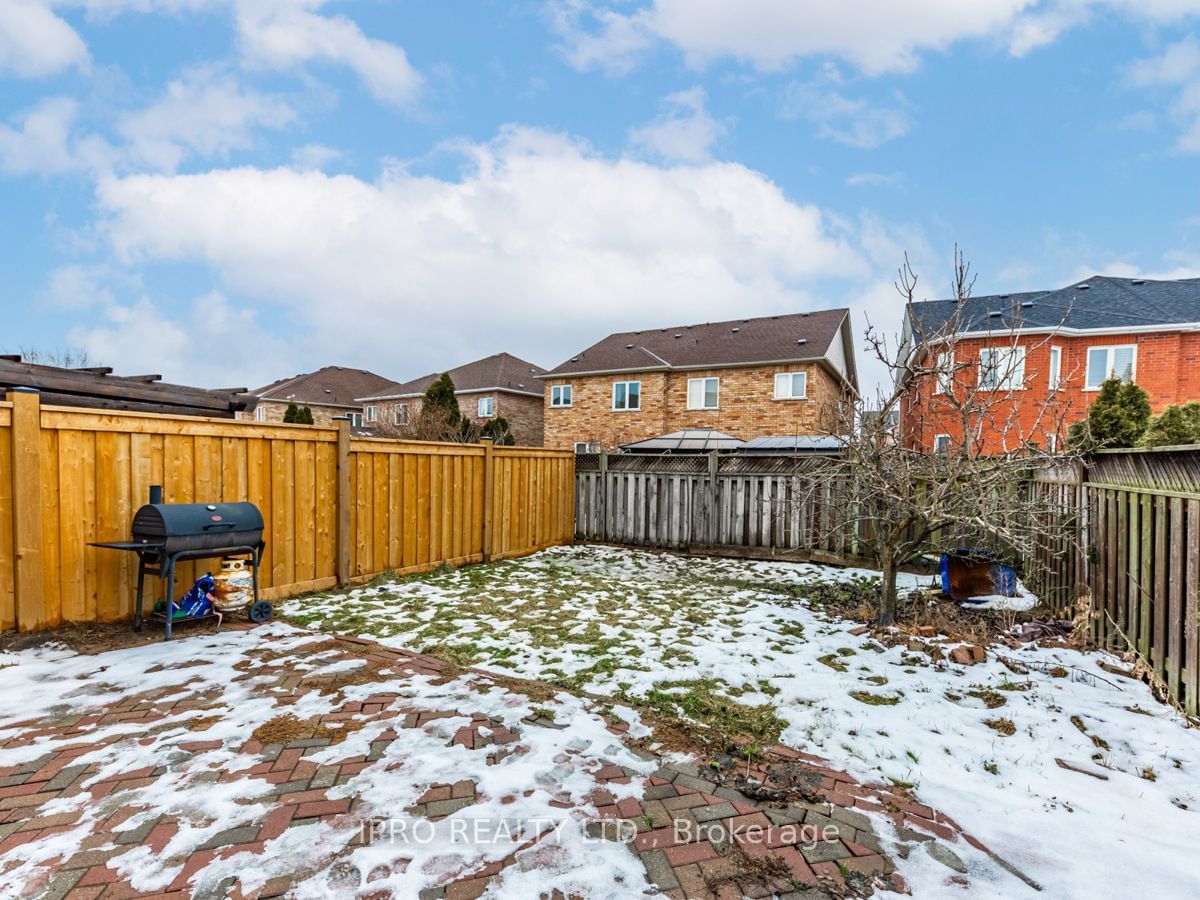 Semi-Detached House for lease at Basement-124 Casabel Drive, Vaughan, Vellore Village, L6A 3L8 - MLS: N11968382