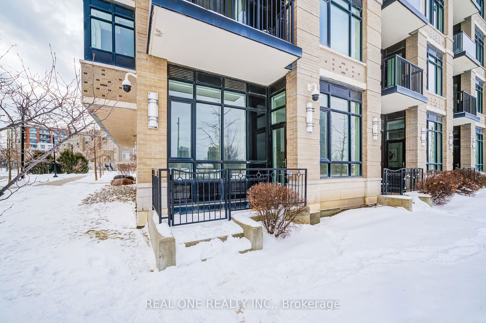 Condo for sale at 107-111 Upper Duke Crescent, Markham, Unionville, L6G 0C8 - MLS: N11968575