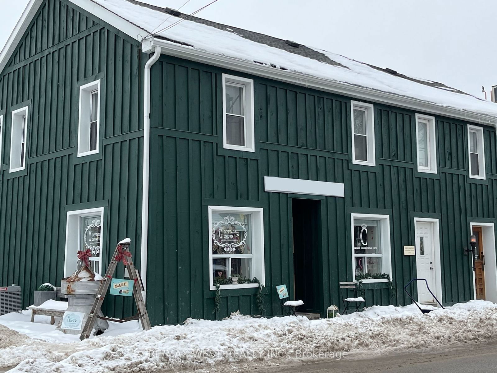 Building at 203 Main Street, King, Schomberg