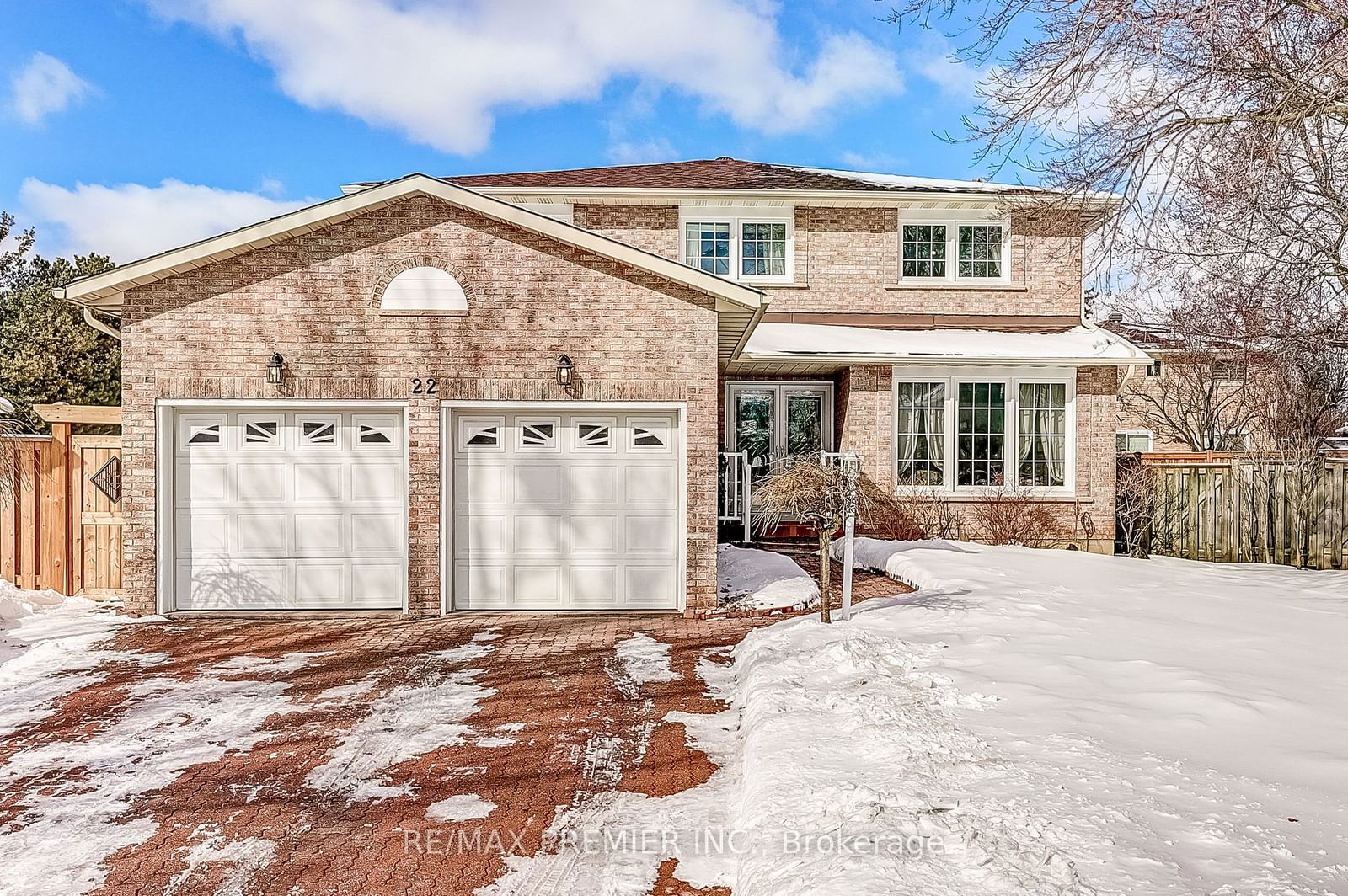 Detached House sold at 22 Whiteoak Court, Markham, Sherwood-Amberglen, L3P 3Y1 - MLS: N11968858