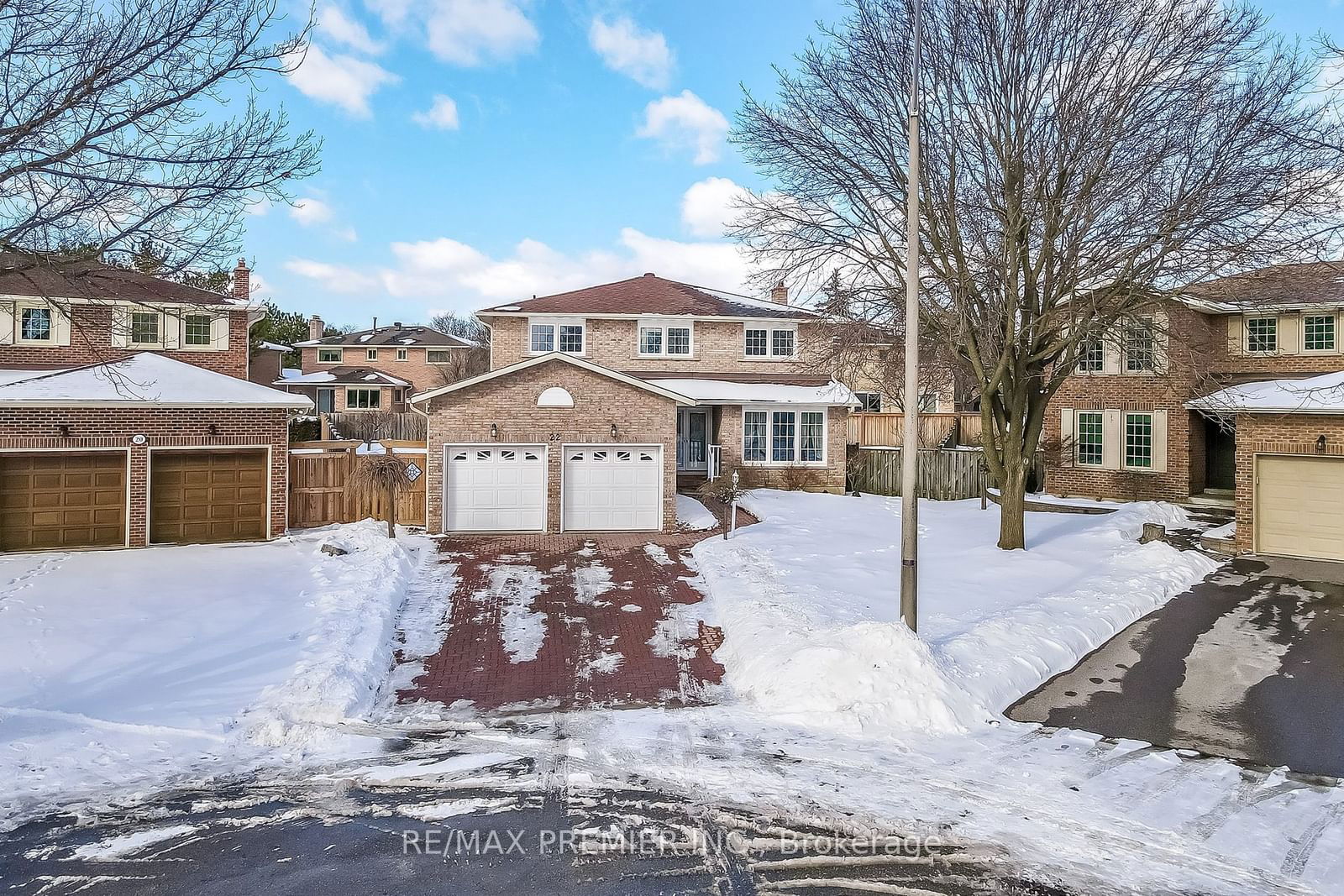 Detached House sold at 22 Whiteoak Court, Markham, Sherwood-Amberglen, L3P 3Y1 - MLS: N11968858