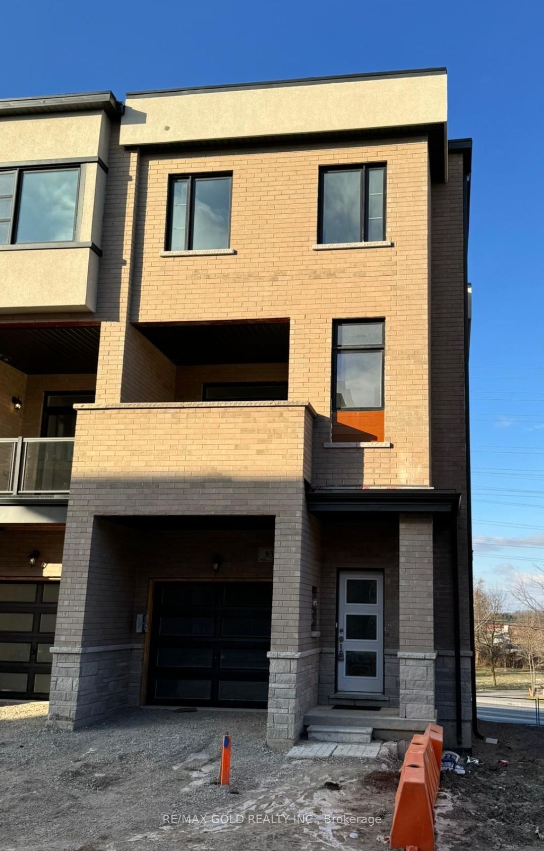 Townhouse leased at 83 Inverary Crescent, Vaughan, Elder Mills, L4L 1A7 - MLS: N11968919