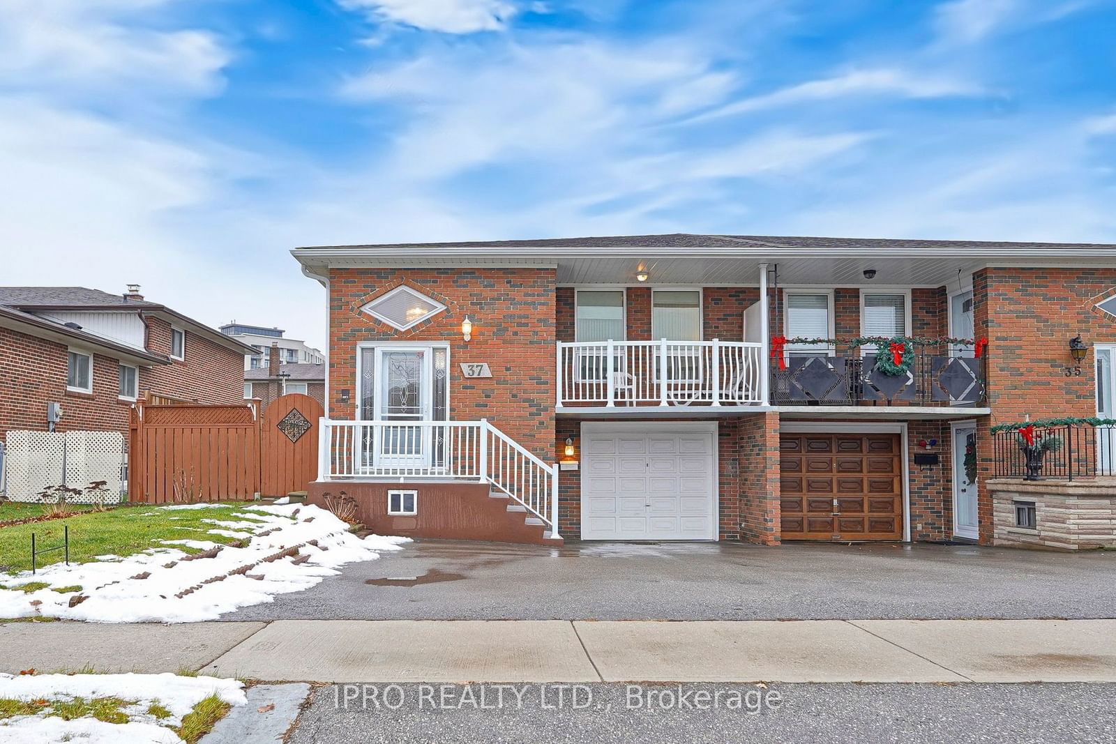 Semi-Detached House for sale at 37 Marilyn Place, Vaughan, West Woodbridge, L4L 2C2 - MLS: N11969274