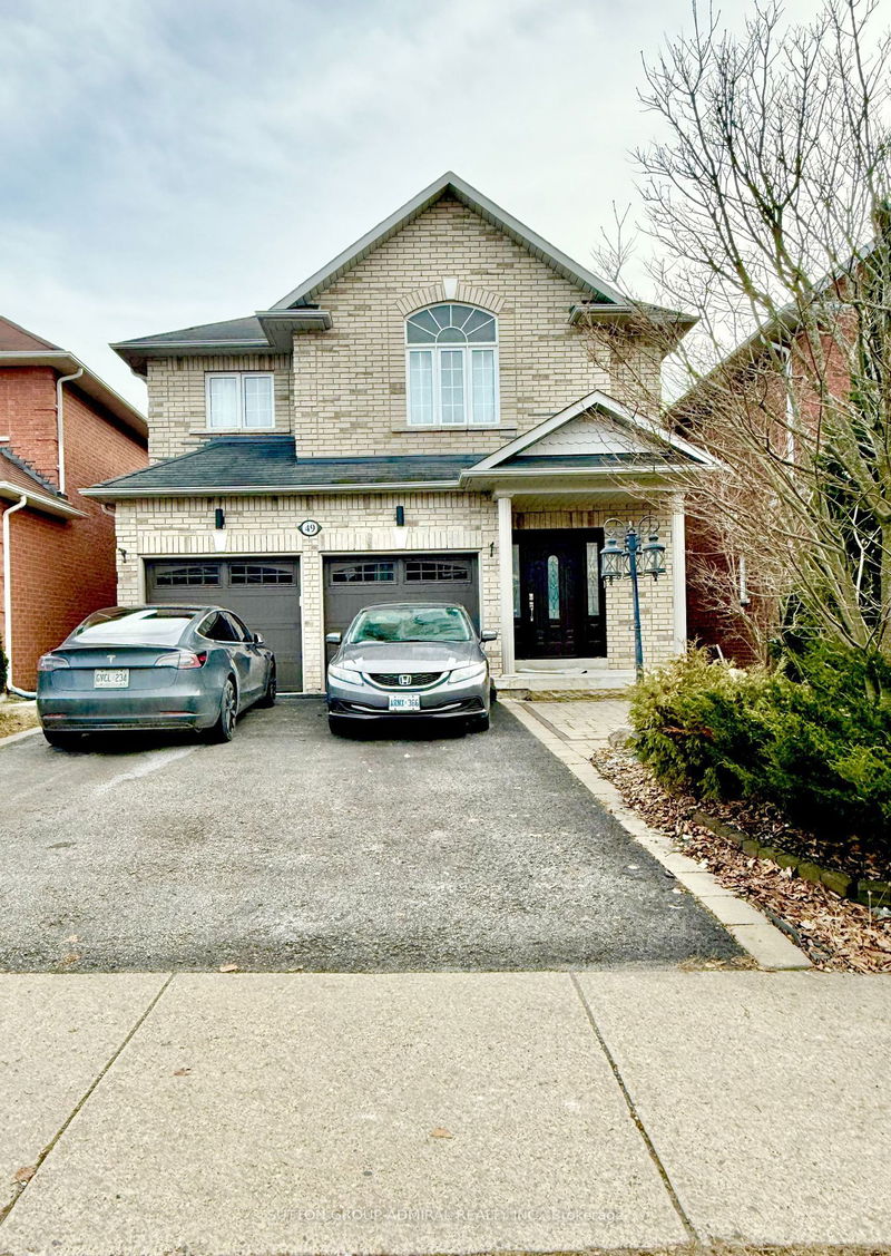 home for lease on 49 Woodbury Crescent