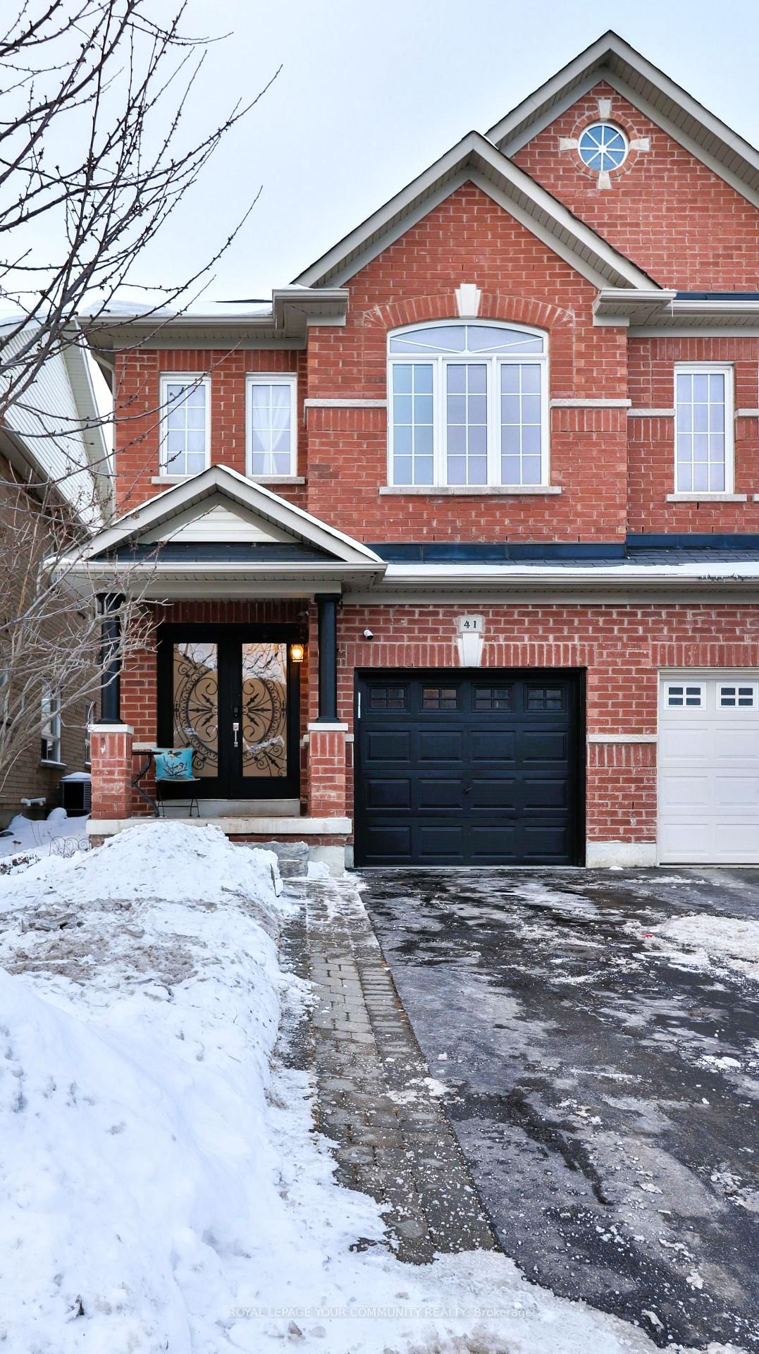 Semi-Detached House sold at 41 Four Seasons Crescent, Newmarket, Woodland Hill, L9N 0C2 - MLS: N11969467