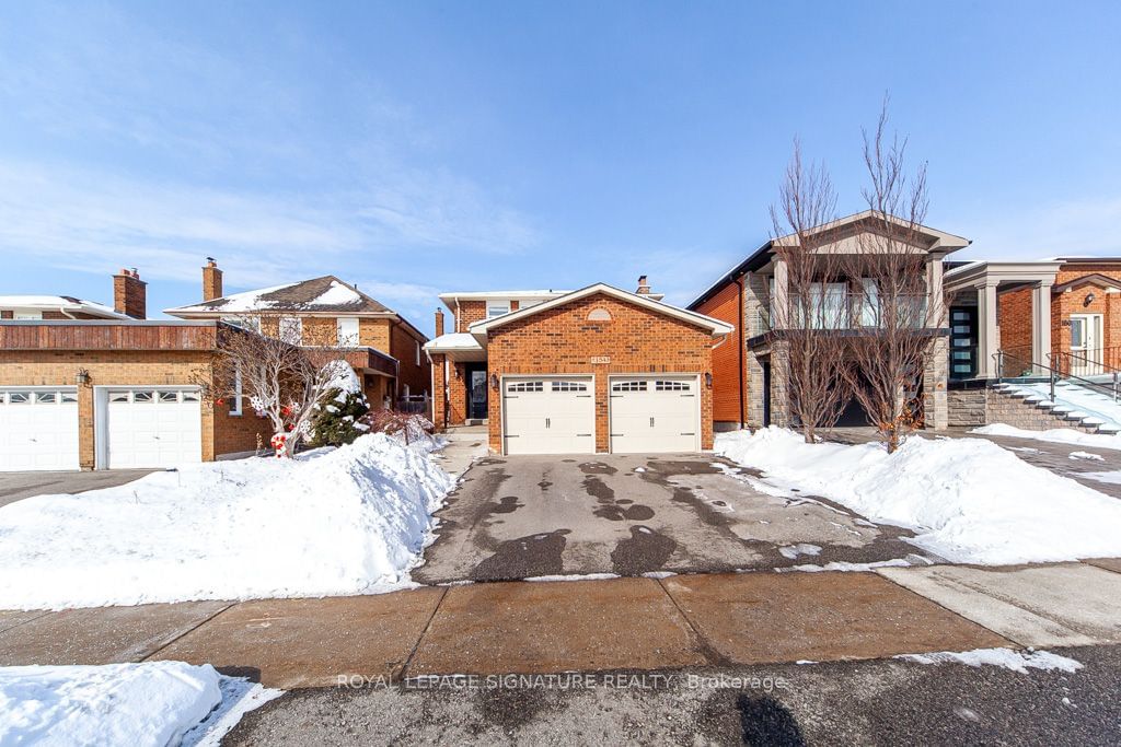 Detached House for sale at 154 Oliver Lane, Vaughan, Maple, L6A 1A9 - MLS: N11969772