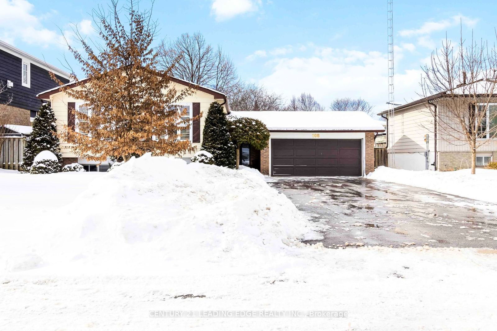 Detached House sold at 108 Booth Drive, Whitchurch-Stouffville, Stouffville, L4A 4S1 - MLS: N11970126