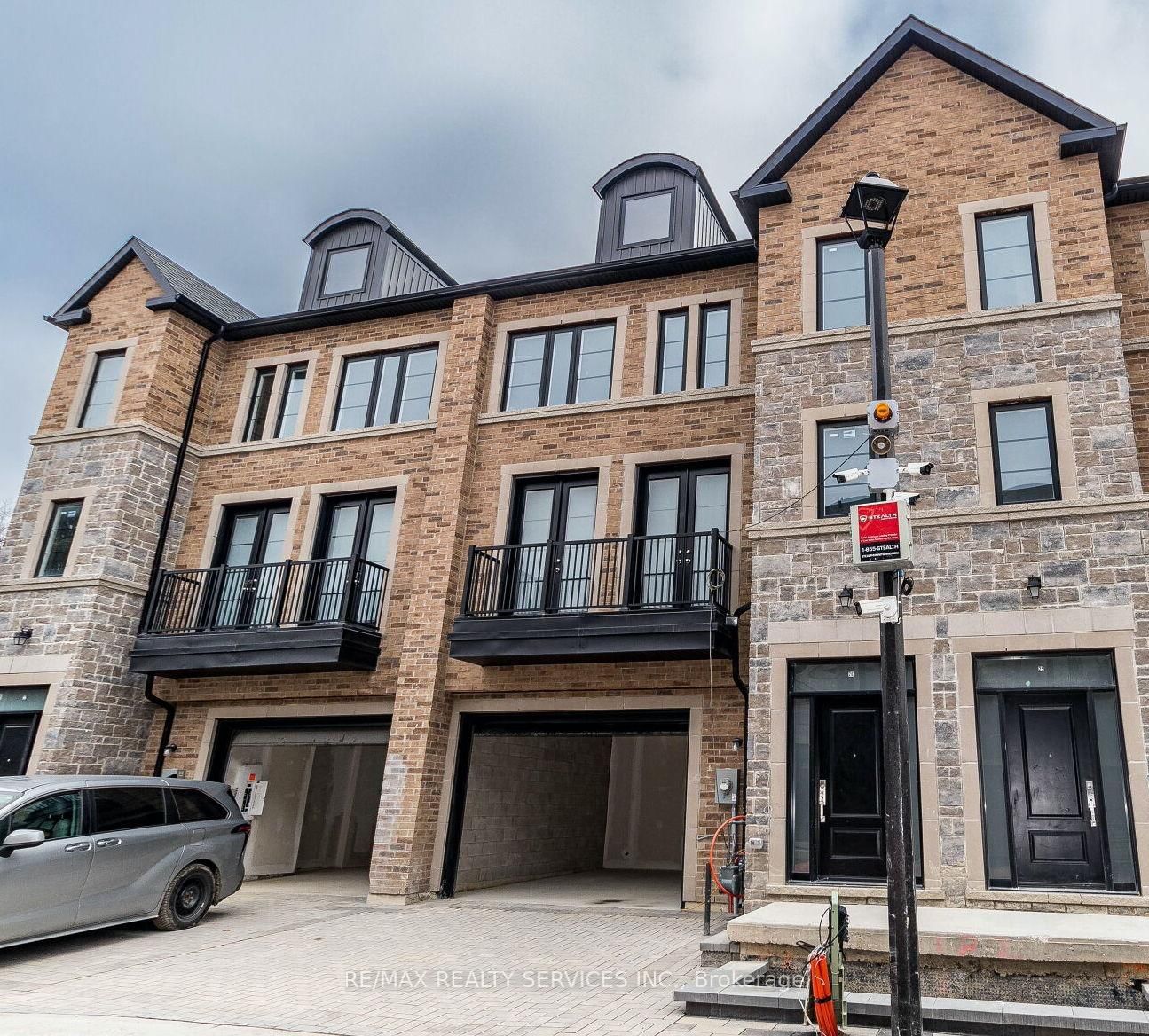 Townhouse for lease at 26-260 Eagle Street, Newmarket, Central Newmarket, L3Y 1K1 - MLS: N11970625