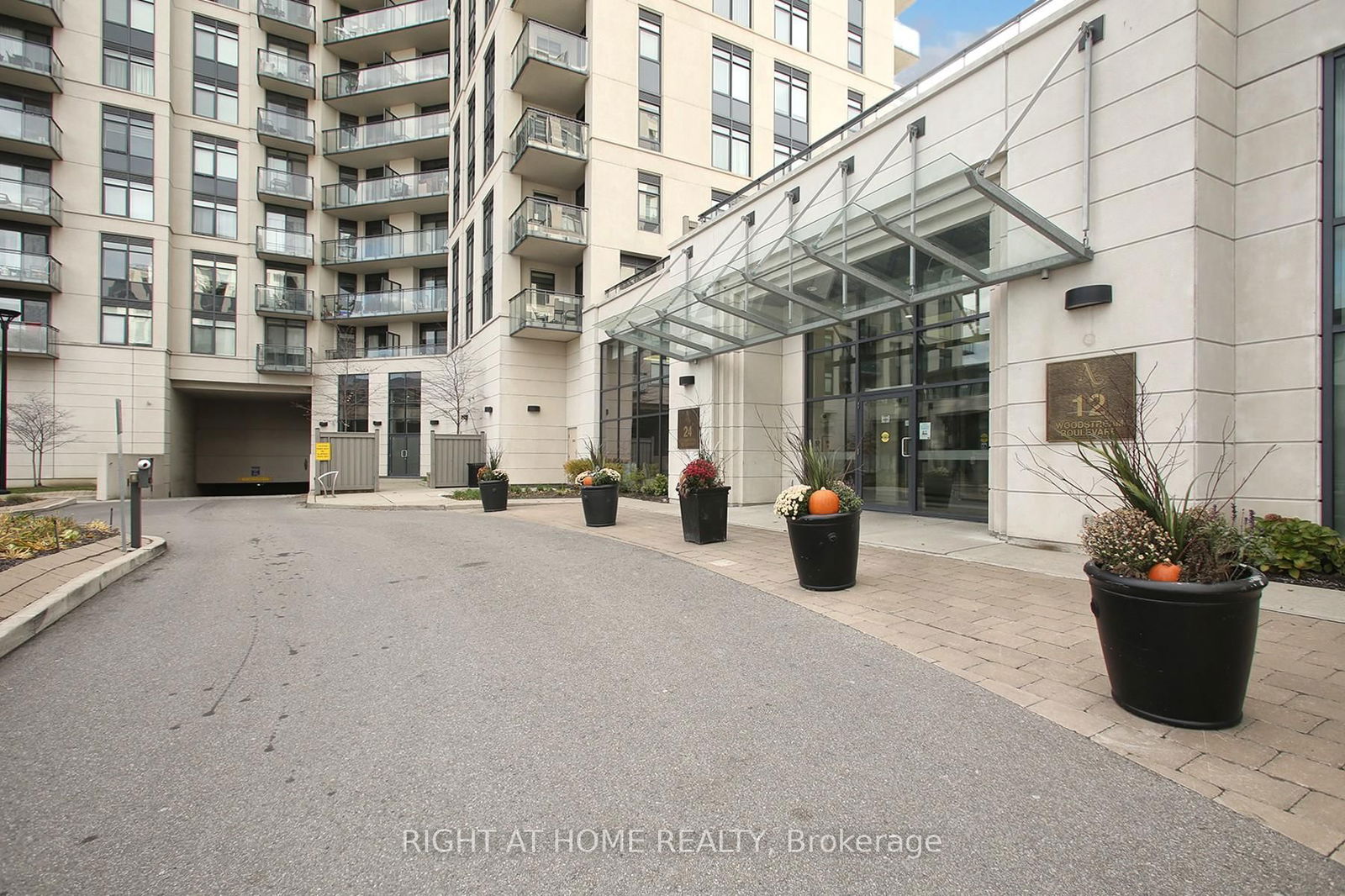 Condo sold at 515-12 Woodstream Boulevard, Vaughan, Vaughan Grove, L4L 8C3 - MLS: N11970753