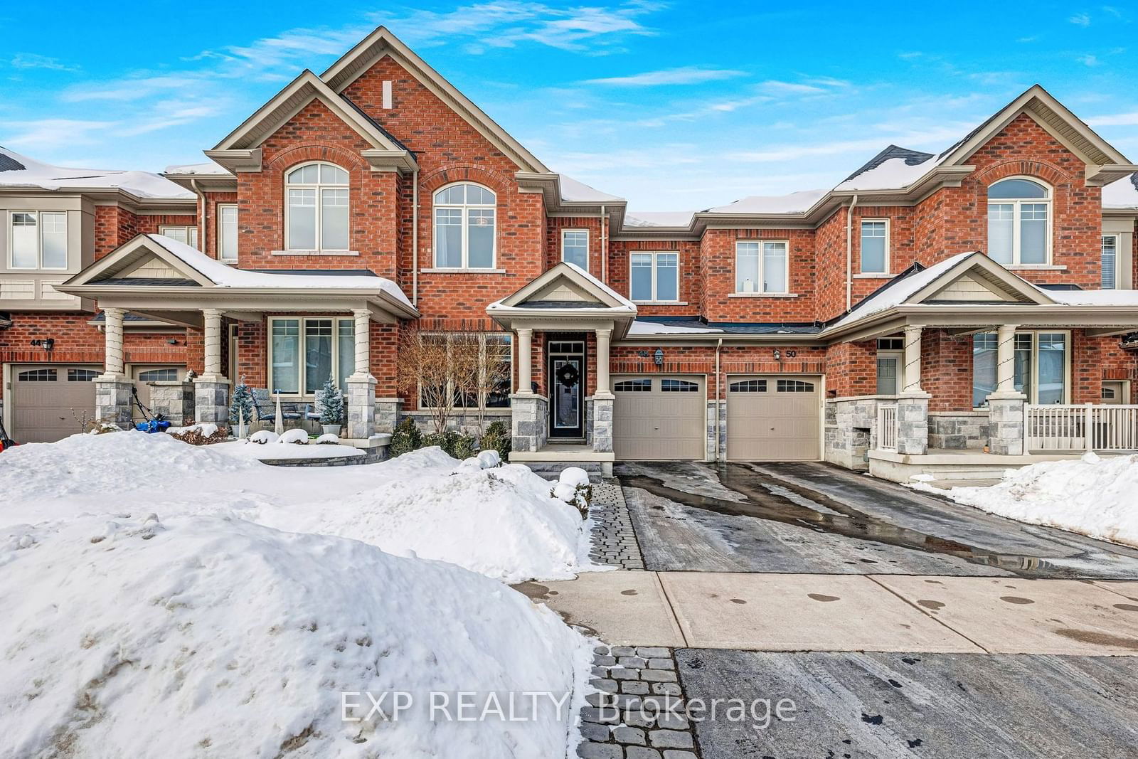 Townhouse sold at 48 Mondial Crescent, East Gwillimbury, Queensville, L9N 0S2 - MLS: N11970921