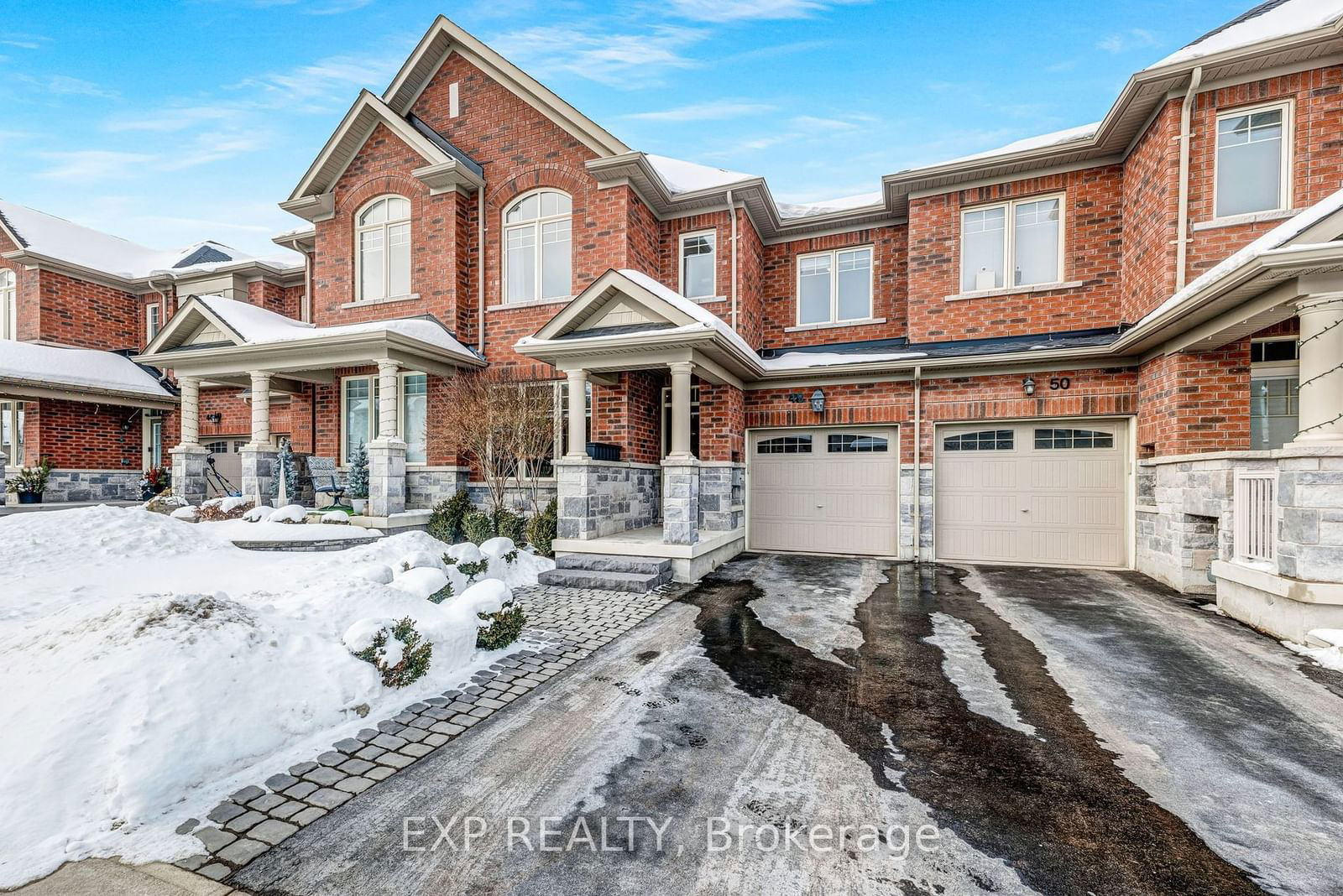 Townhouse sold at 48 Mondial Crescent, East Gwillimbury, Queensville, L9N 0S2 - MLS: N11970921