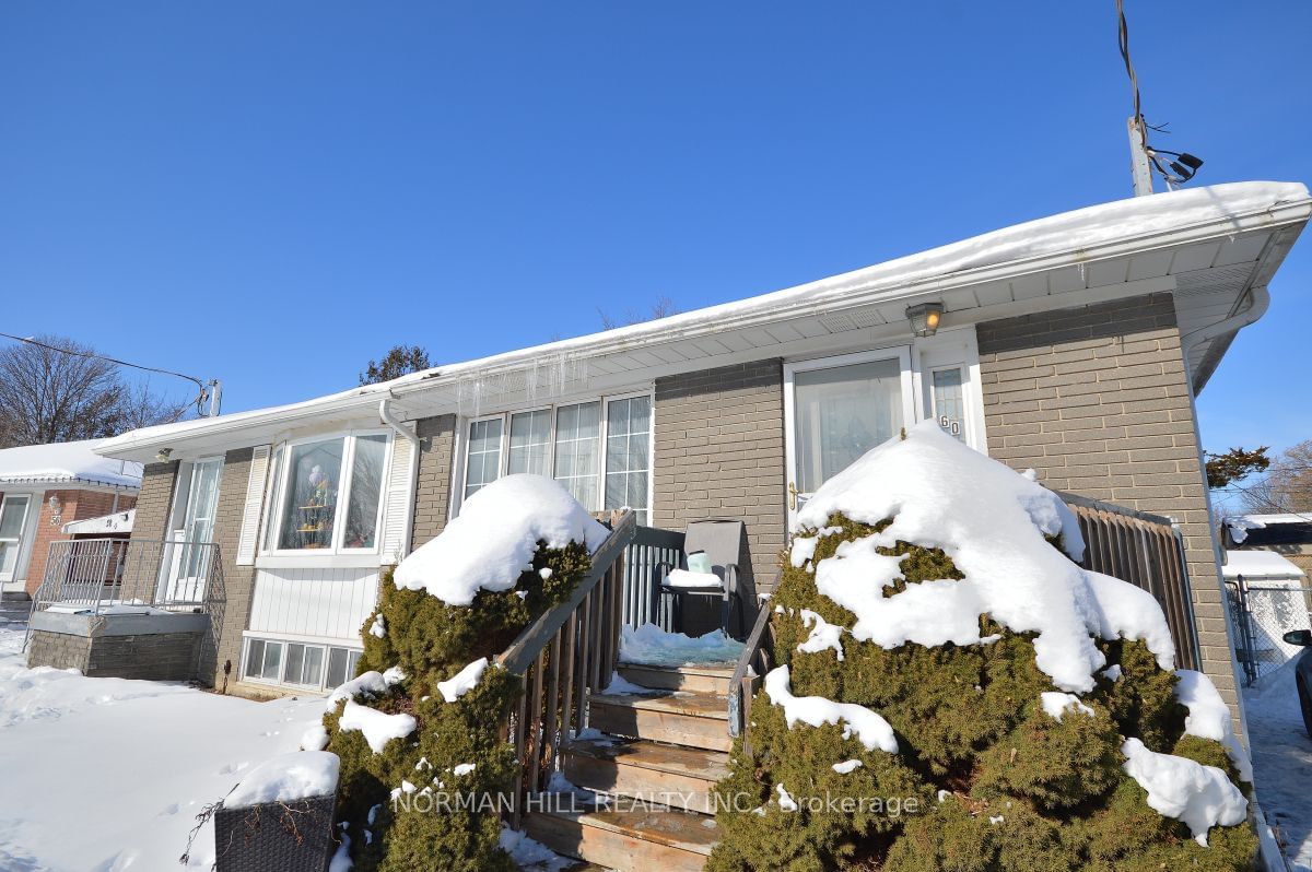 Semi-Detached House for lease at Main Floor-60 Lindsay Avenue, Newmarket, Bristol-London, L3Y 4N6 - MLS: N11971281