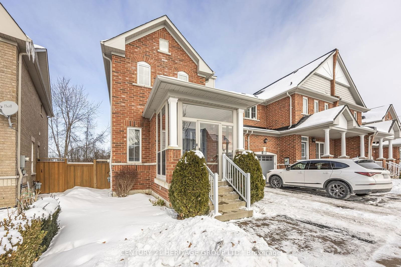 Townhouse sold at 96 Dovetail Drive, Richmond Hill, Oak Ridges Lake Wilcox, L4E 5A7 - MLS: N11971971