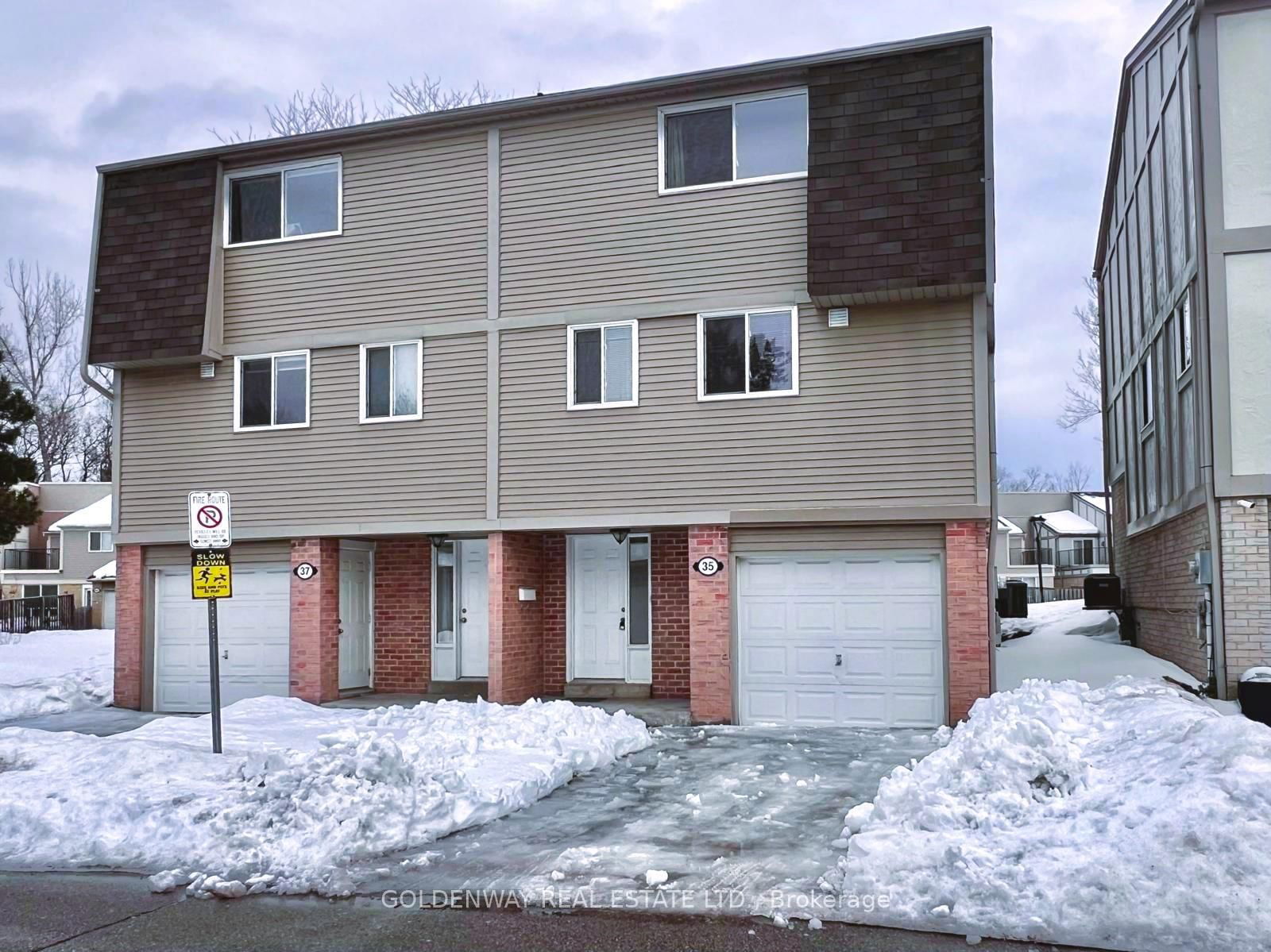 Townhouse for lease at 35 New Port Way, Markham, Thornhill, L3T 5G3 - MLS: N11972143